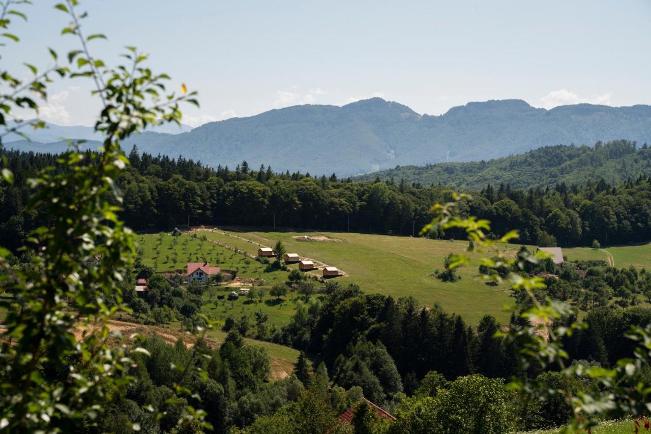 My Little Village Poiana Mărului Buitenkant foto