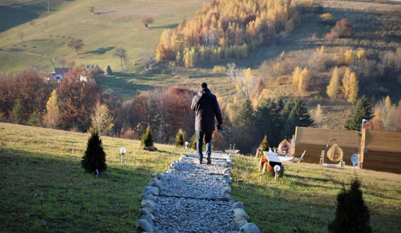My Little Village Poiana Mărului Buitenkant foto