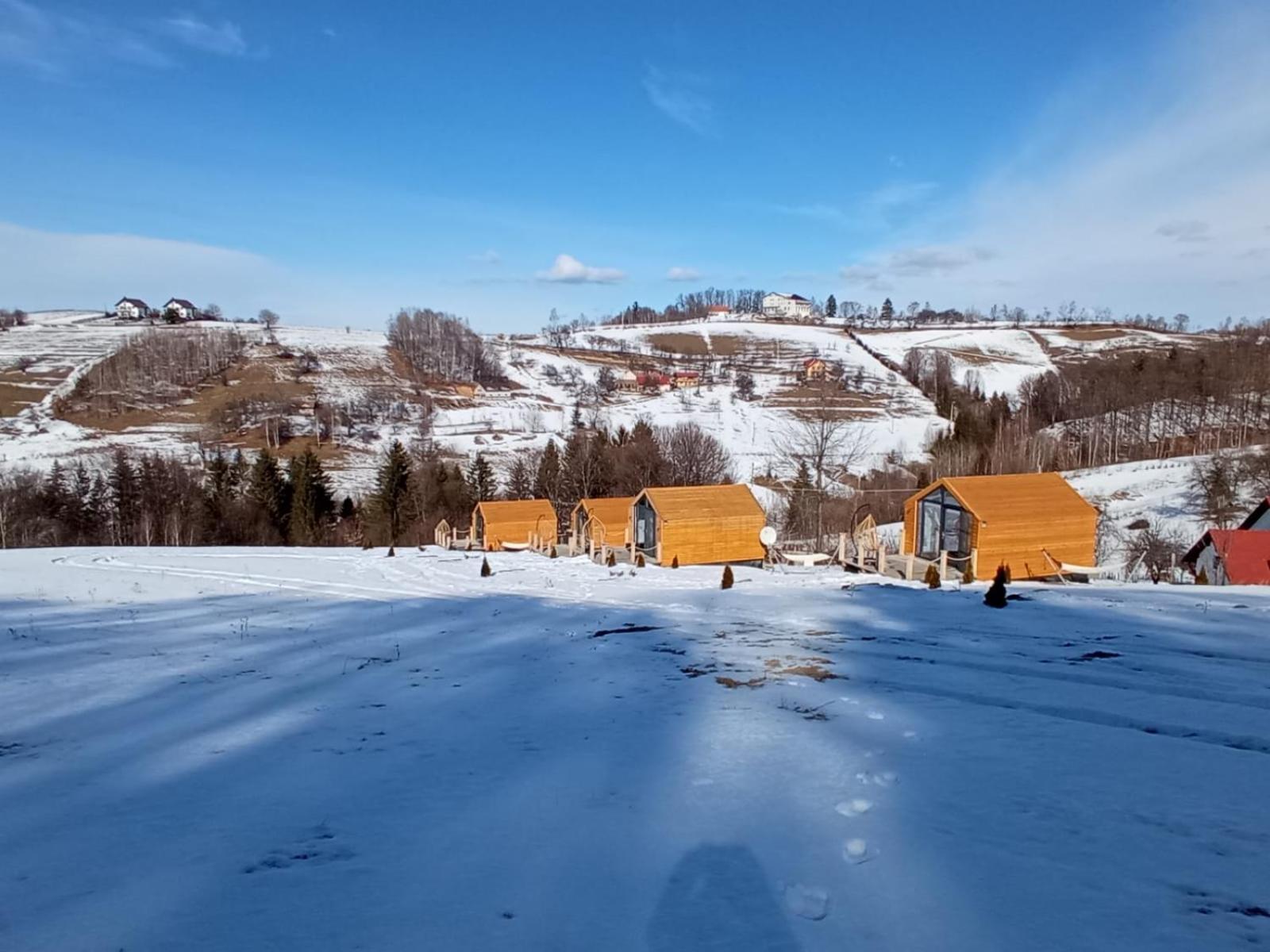 My Little Village Poiana Mărului Buitenkant foto