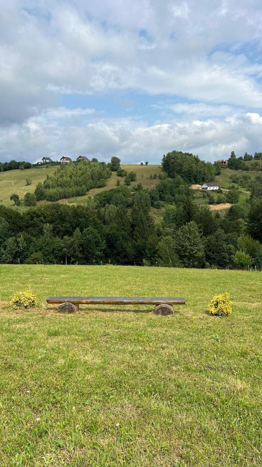My Little Village Poiana Mărului Buitenkant foto